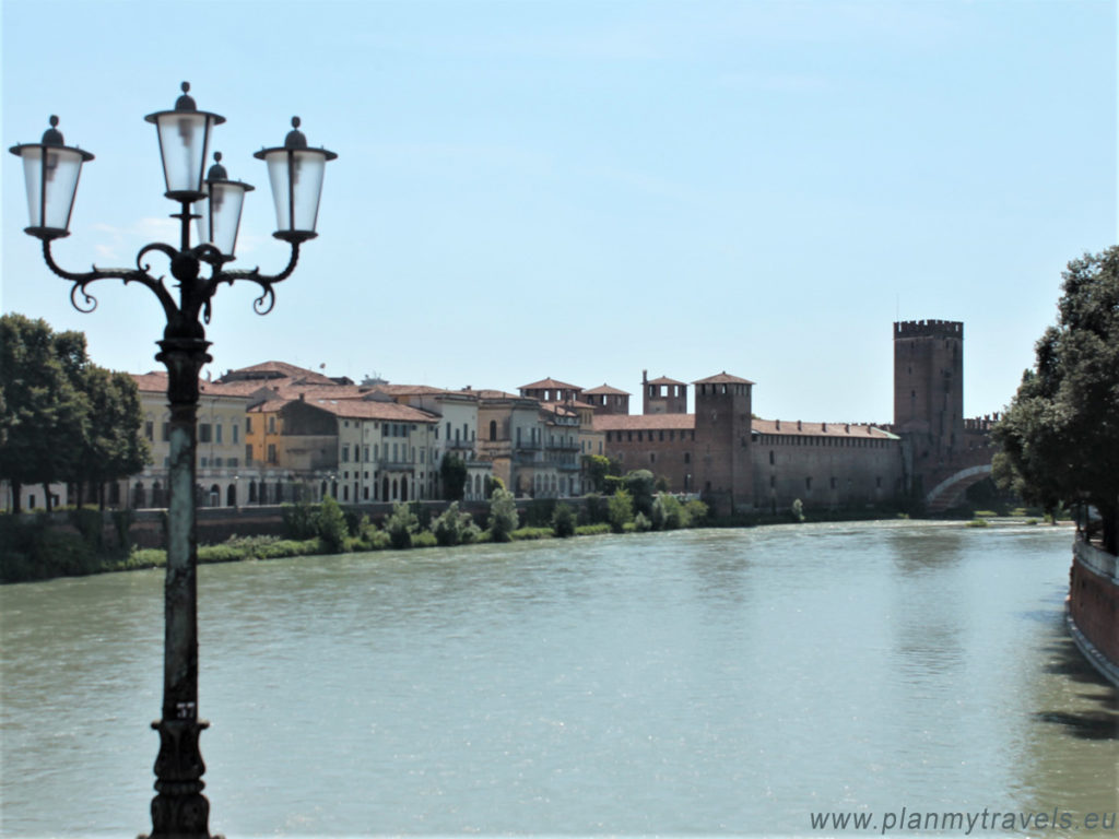 Italy, Verona, Castelvecchio, Adige river