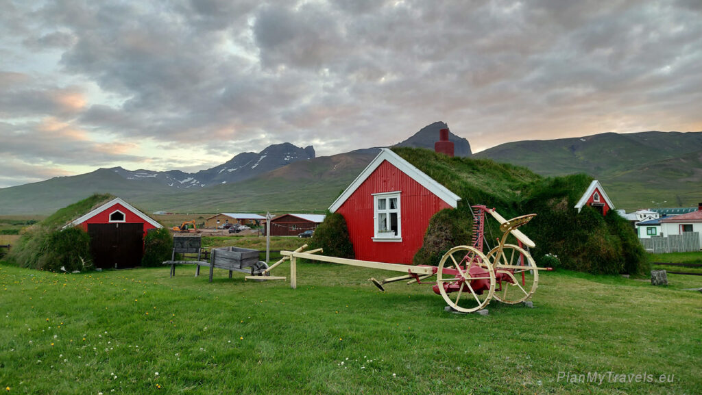 Islandia, Lindarbakki Turf House, PlanMyTravels.eu, Islandia autorski plan podróży