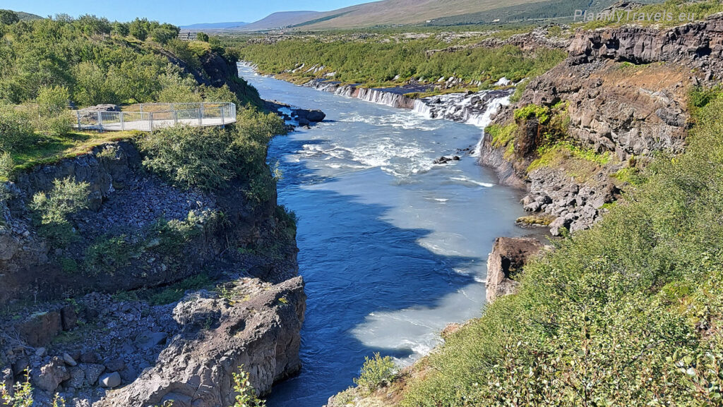 Islandia, wodospady lawowe Hraunfossar