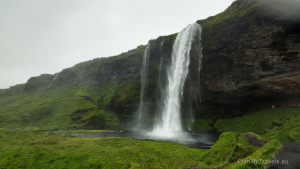Południowe wybrzeże Islandii - wodospad Seljalandsfoss