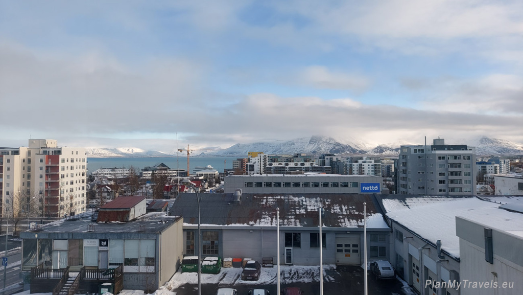 Islandia - zimowy plan podróży, widok z hotelu na Reykjavik