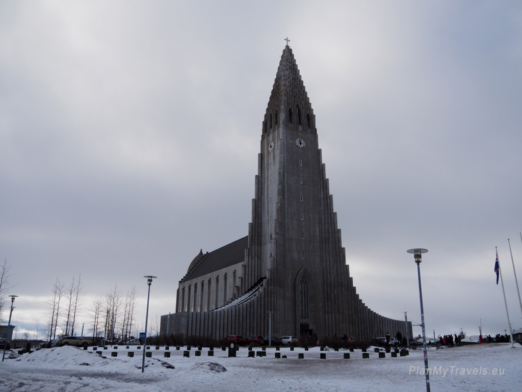 Kościół Hallgrimskirja, Reykjavik, Islandia - zimowy plan podróży