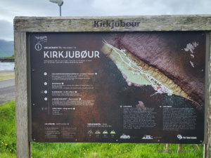 Kirkjubour