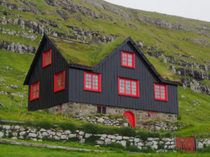 Kirkjubour