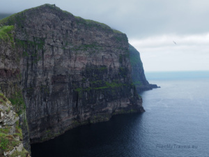 Trekking to the Gjógv Cliff