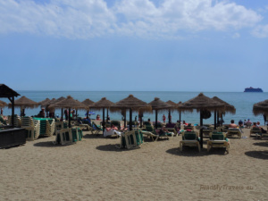 La Malagueta - plażowe leżaki i chiringuitos