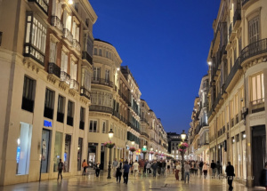 Wieczorny spacer ulicą Calle Marqués de Larios w Maladze