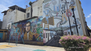 Mural przedstawiający historię i kulturę Nikaragui w centrum León